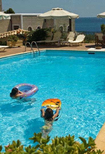 Hotel Afea Agia Marina  ภายนอก รูปภาพ