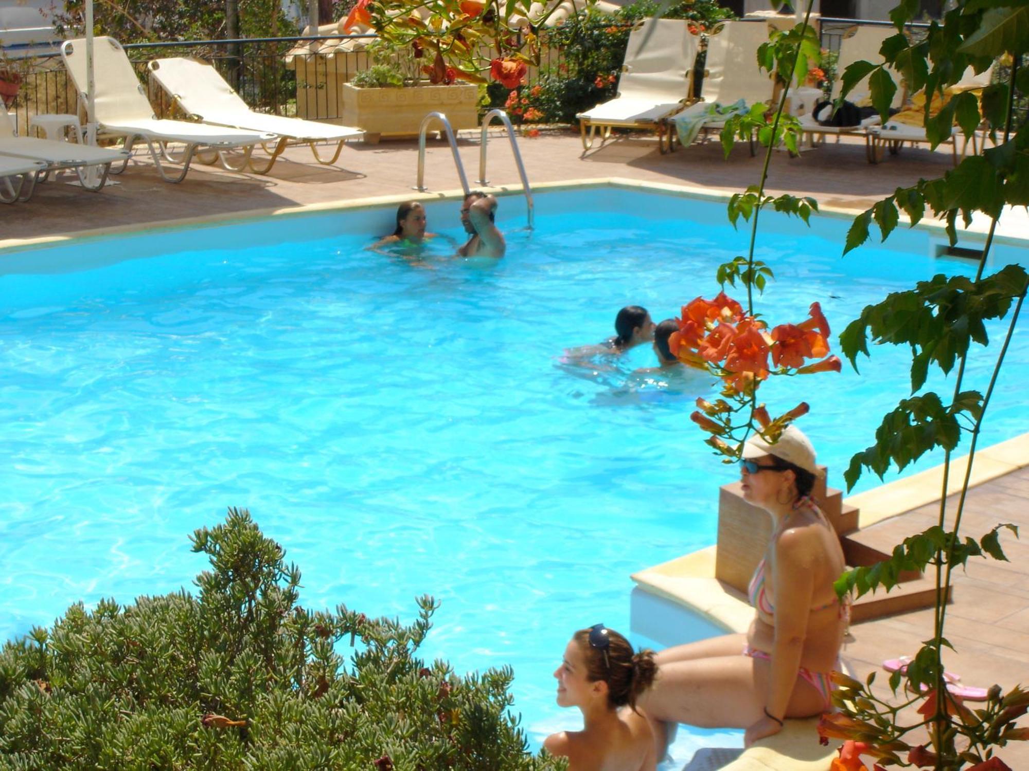 Hotel Afea Agia Marina  ภายนอก รูปภาพ